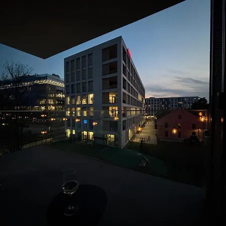 The Loft - Premium Near The Office