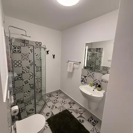 The Loft - Premium Near The Office Apartmán