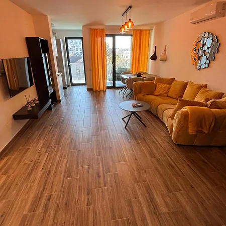The Loft - Premium Near The Office Apartmán