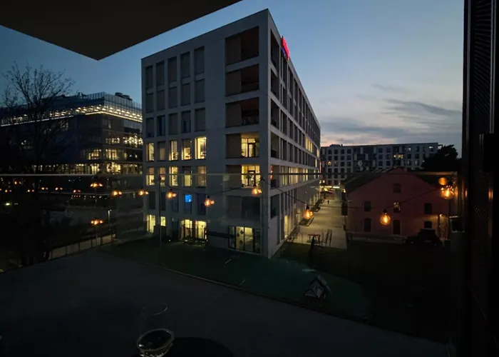 The Loft - Premium Near The Office